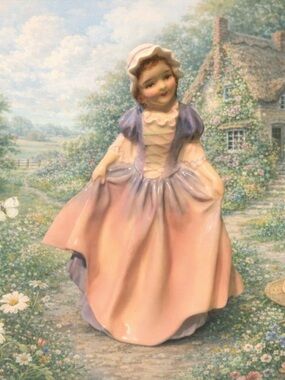 Vintage Royal Doulton Dinky Do HN1678 Hand Painted Bone China Figurine